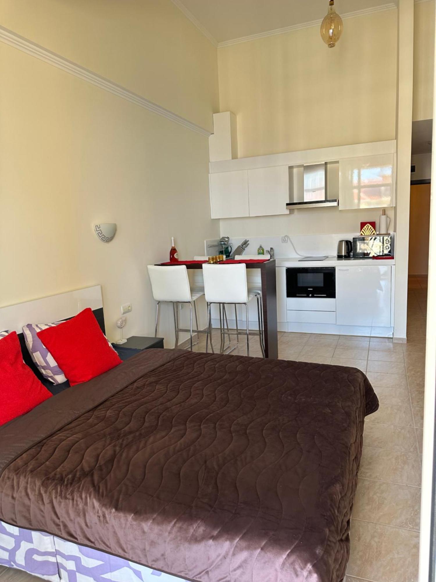 Andalusia Apartments 엘레니테 외부 사진