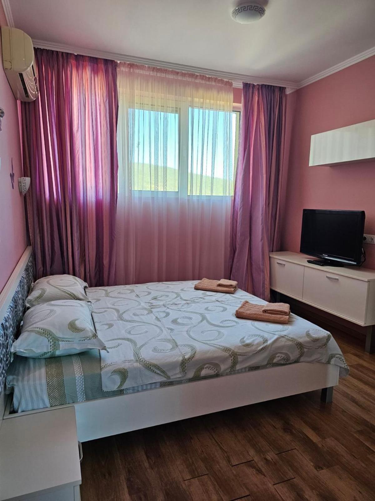 Andalusia Apartments 엘레니테 외부 사진