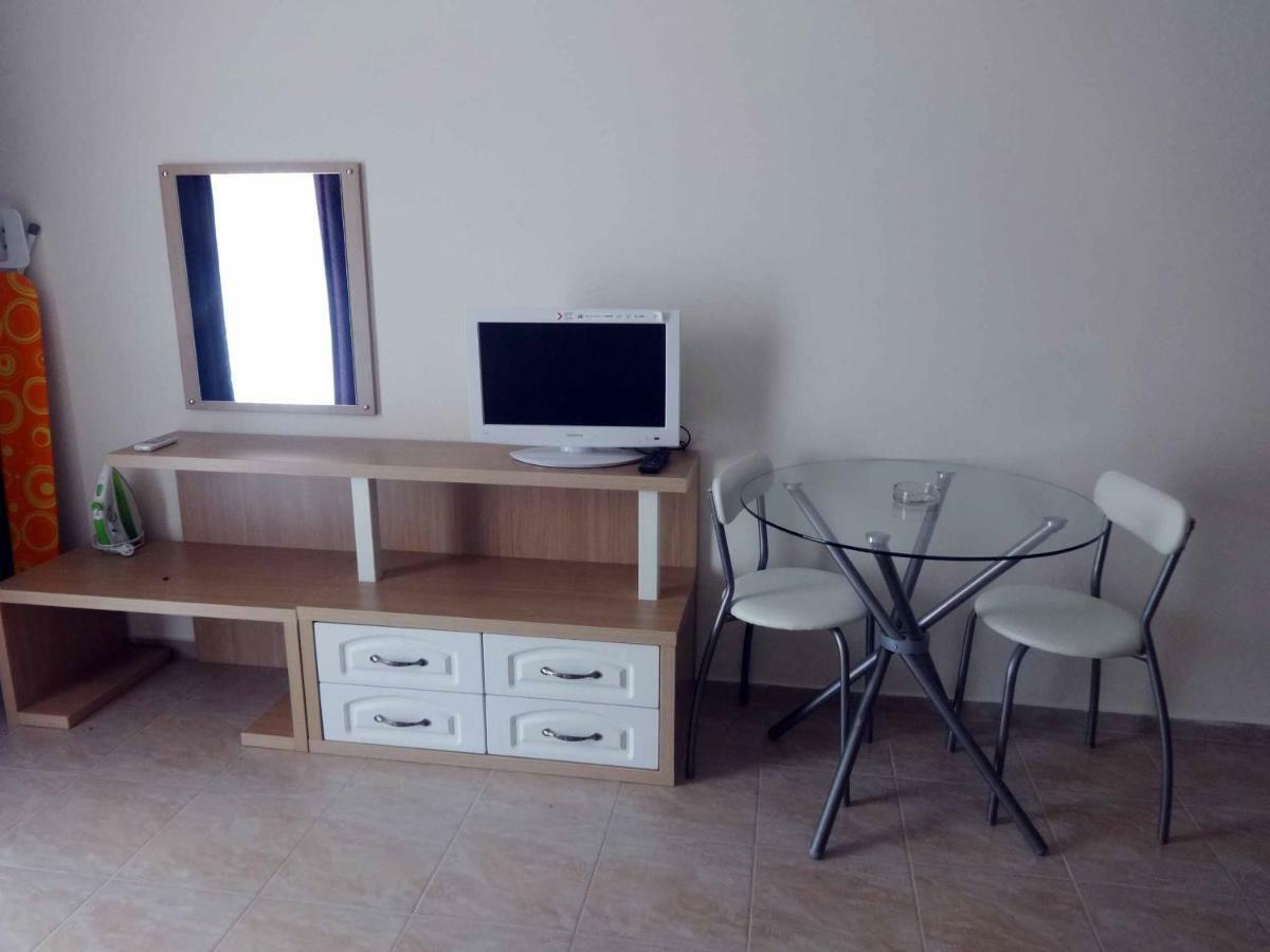 Andalusia Apartments 엘레니테 외부 사진